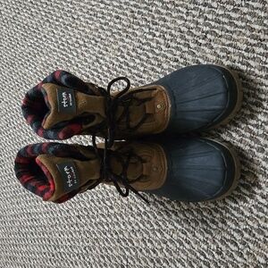 Men's insulated winter boots Size 10
